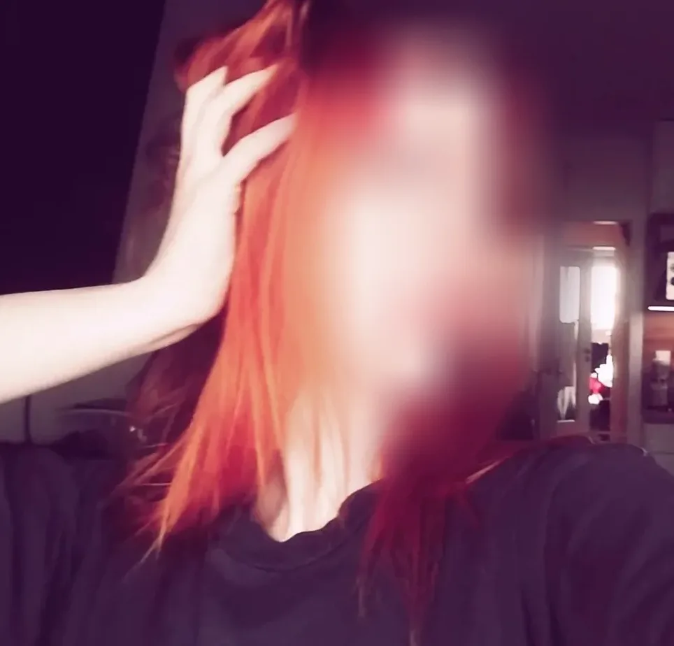 Aya, 19 anni